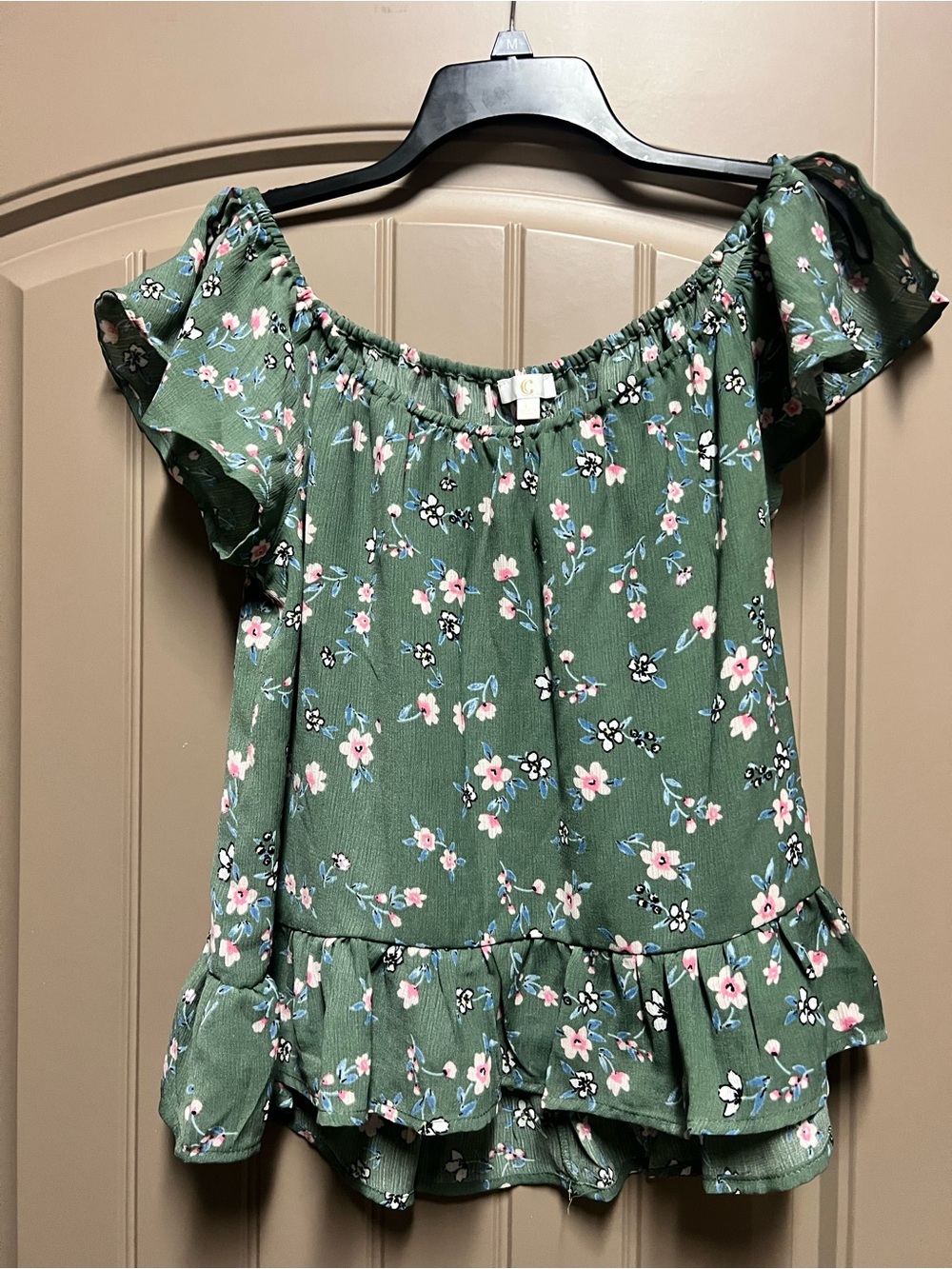 Charming Charlie Floral Off Shoulder Flutter Sleeve Top Women’s L